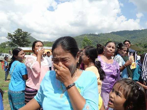 ชาวพม่าร่ำไห้ถวายอาลัย ในหลวง ร.9 ชาวพม่าร่ำไห้ถวายอาลัย ในหลวง ร.9