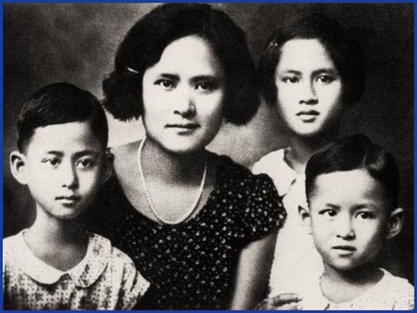 สมเด็จย่า ทรงเล่าถึงข้อแตกต่างในวัยเยาว์ของ ในหลวง ร.8 และ ร.9 สมเด็จย่า ทรงเล่าถึงข้อแตกต่างในวัยเยาว์ของ ในหลวง ร.8 และ ร.9