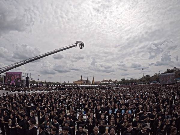 หญิงแมงมุม เผย MV เพลงสรรเสริญพระบารมี เร่งตัดต่อ-เตรียมฉายสัปดาห์หน้า หญิงแมงมุม เผย MV เพลงสรรเสริญพระบารมี เร่งตัดต่อ-เตรียมฉายสัปดาห์หน้า