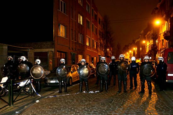 จับแล้ว ! ผู้ต้องหาก่อการร้ายปารีส หลังพลิกแผ่นดินล่ากว่า 4 เดือน จับแล้ว ! ผู้ต้องหาก่อการร้ายปารีส หลังพลิกแผ่นดินล่ากว่า 4 เดือน