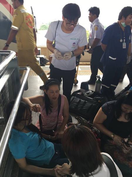 รถไฟฟ้าแอร์พอร์ตลิงก์ ขัดข้อง ผู้โดยสารจำนวนมากต้องลงกลางราง รถไฟฟ้าแอร์พอร์ตลิงก์ ขัดข้อง ผู้โดยสารจำนวนมากต้องลงกลางราง