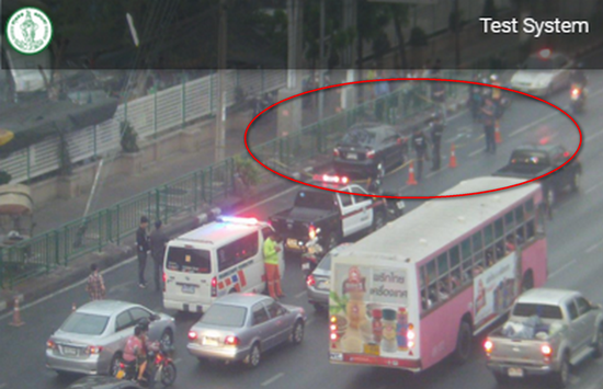 อุกอาจ กระหน่ำยิงเก๋ง 7 นัดซ้อน กลางแยกคลองเตย คนขับสาหัส อุกอาจ กระหน่ำยิงเก๋ง 7 นัดซ้อน กลางแยกคลองเตย คนขับสาหัส