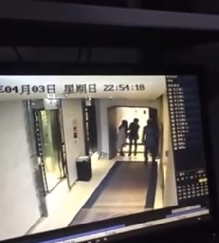 โซเชียลจีนเดือด ! สาวแฉคลิปถูกฉุดกลางโรงแรม มีคนเห็นแต่ไม่คิดช่วย โซเชียลจีนเดือด ! สาวแฉคลิปถูกฉุดกลางโรงแรม มีคนเห็นแต่ไม่คิดช่วย