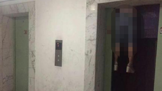 ลิฟต์ขัดข้องหนีบหัวสาวดับสยอง ลิฟต์ขัดข้องหนีบหัวสาวดับสยอง