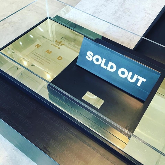 วินาทีคนรุมซื้อรองเท้า NMD ไม่ต่างจากฝูงซอมบี้ ดราม่าตามมาเพียบ วินาทีคนรุมซื้อรองเท้า NMD ไม่ต่างจากฝูงซอมบี้ ดราม่าตามมาเพียบ