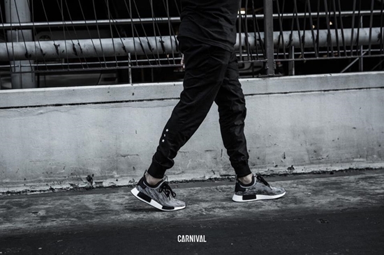 เตรียมแจงเหตุคนแย่งซื้อรองเท้า Adidas NMD จนมีคนเจ็บ เตรียมแจงเหตุคนแย่งซื้อรองเท้า Adidas NMD จนมีคนเจ็บเตรียมแจงเหตุคนแย่งซื้อรองเท้า Adidas NMD จนมีคนเจ็บ