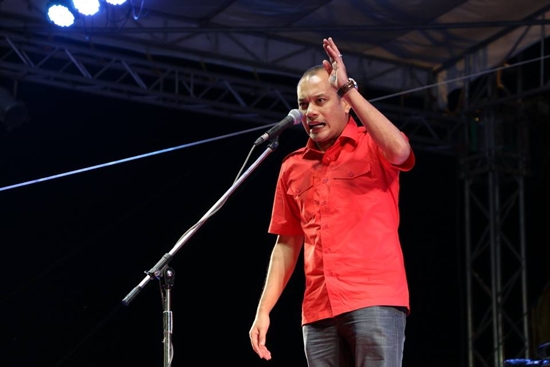 ณัฐวุฒิ โพสต์ถึงท่าน ๆ ณัฐวุฒิ โพสต์ถึงท่าน ๆ