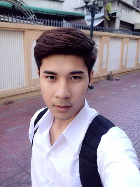 ฮือฮา กระเป๋ารถเมล์สุดหล่อ ปอ. 44 สาว ๆ บอกอยากโหนรถเมล์ ! ฮือฮา กระเป๋ารถเมล์สุดหล่อ ปอ. 44 สาว ๆ บอกอยากโหนรถเมล์ !