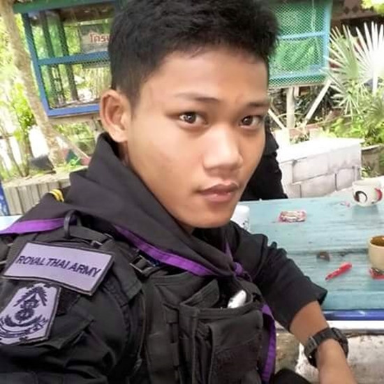 ญาติร่ำไห้ รับศพทหารใต้ตายในหน้าที่ เผยยังไม่ทันบวชตามสัญญา ญาติร่ำไห้ รับศพทหารใต้ตายในหน้าที่ เผยยังไม่ทันบวชตามสัญญา