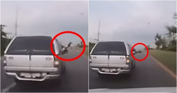 คลิปกระบะห้าว ชักปืนขู่รถคันหลัง ชาวเน็ตถามพกปืนแทนใบขับขี่แล้วเหรอ คลิปกระบะห้าว ชักปืนขู่รถคันหลัง ชาวเน็ตถามพกปืนแทนใบขับขี่แล้วเหรอ