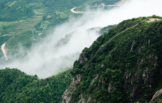 สุดหวาดเสียว บันไดขึ้นผาในจีน ใจไม่แข็งจริงขึ้นไม่ได้ สุดหวาดเสียว บันไดขึ้นผาในจีน ใจไม่แข็งจริงขึ้นไม่ได้