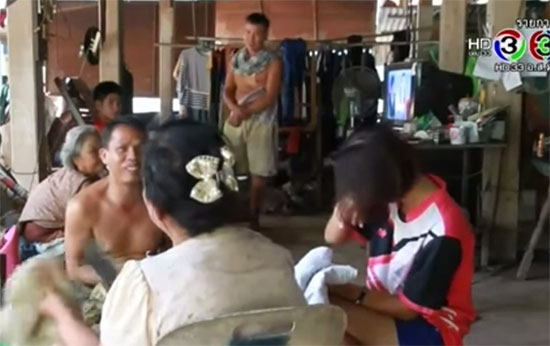 ผวาปอบ ! ชาวบ้านไม่เชื่อ สุนัขกินไก่ บอกตอนนี้ไม่กล้าเดินกลางดึก ผวาปอบ ! ชาวบ้านไม่เชื่อ สุนัขกินไก่ บอกตอนนี้ไม่กล้าเดินกลางดึก