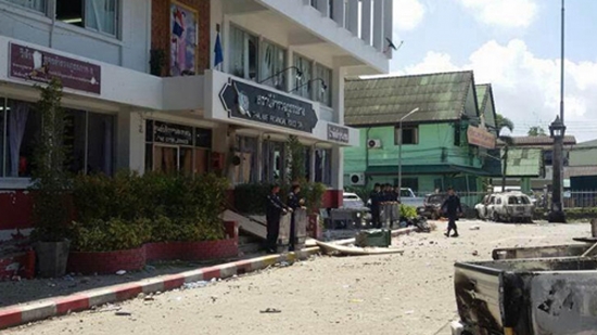 ศาลอนุมัติหมายจับแล้ว แกนนำม็อบเผาโรงพักถลาง 33 ราย ศาลอนุมัติหมายจับแล้ว แกนนำม็อบเผาโรงพักถลาง 33 ราย