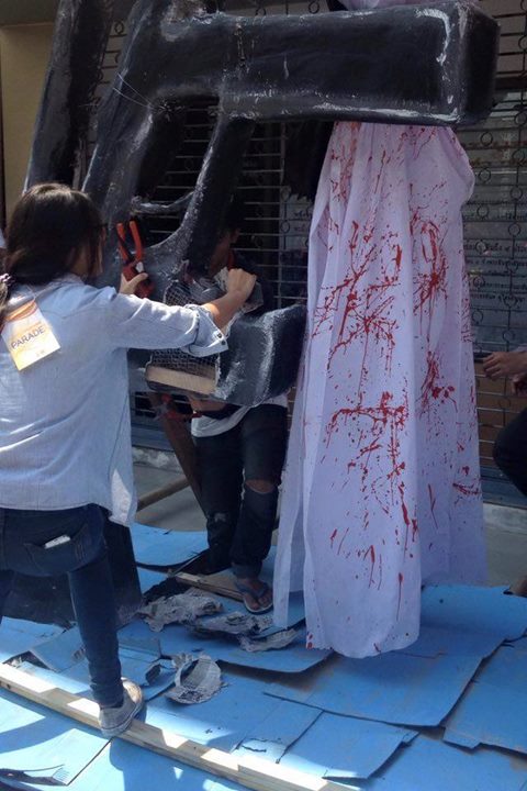 ทหาร คุมเข้มงานบอลจุฬาฯ-ธรรมศาสตร์ สั่งเลื่อยปืนออกจากหุ่นล้อการเมือง ทหาร คุมเข้มงานบอลจุฬาฯ-ธรรมศาสตร์ สั่งเลื่อยปืนออกจากหุ่นล้อการเมือง