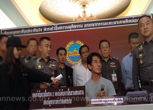 จับหนุ่มทำทีเป็นกะเทย อ้างพาเข้าวงการบันเทิง หลอกฟันสาวนับร้อย จับหนุ่มทำทีเป็นกะเทย อ้างพาเข้าวงการบันเทิง หลอกฟันสาวนับร้อย