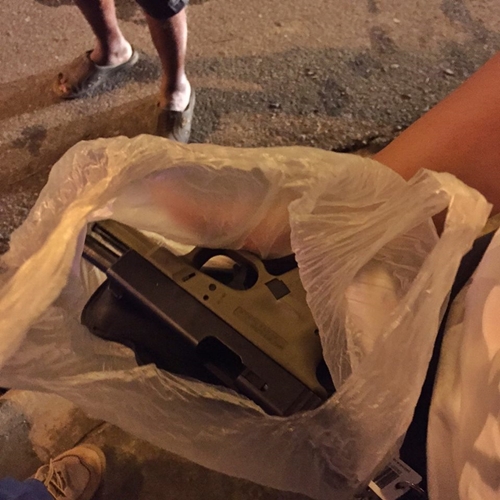 เด็กชายวัย 14 อกหักทำใจไม่ได้ ยิงจ่อขมับตัวเองดับ เด็กชายวัย 14 อกหักทำใจไม่ได้ ยิงจ่อขมับตัวเองดับ