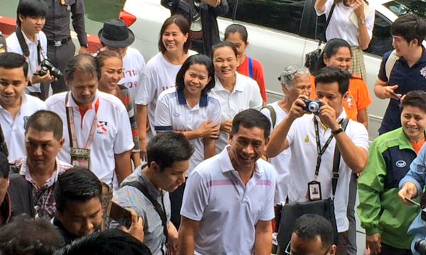 คำรณวิทย์ เข้าให้ปากคำ ปมพกปืนขึ้นเครื่องบินที่ญี่ปุ่น คำรณวิทย์ เข้าให้ปากคำ ปมพกปืนขึ้นเครื่องบินที่ญี่ปุ่น