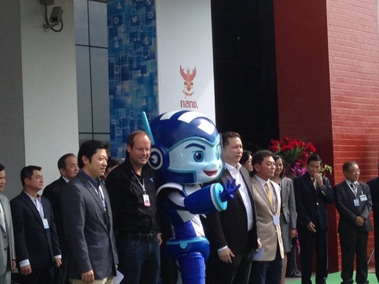 เปิดประมูล 4G เริ่มแล้ว ลุ้น 4 ค่ายมือถือ ใครจะเป็นผู้ชนะ เปิดประมูล 4G เริ่มแล้ว ลุ้น 4 ค่ายมือถือ ใครจะเป็นผู้ชนะ