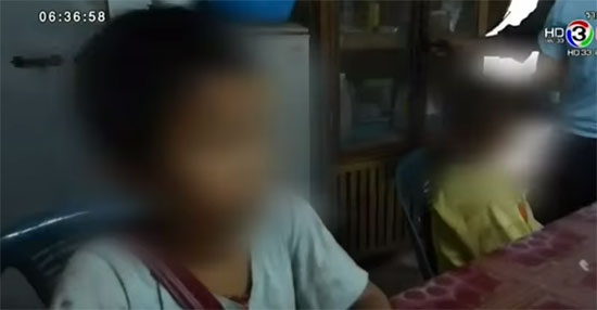 พบเด็กอนุบาล-ประถม หนีโรงเรียน ต้องนอนป่า 2 คืน เดินกว่า 30 กม. พบเด็กอนุบาล-ประถม หนีโรงเรียน ต้องนอนป่า 2 คืน เดินกว่า 30 กม.