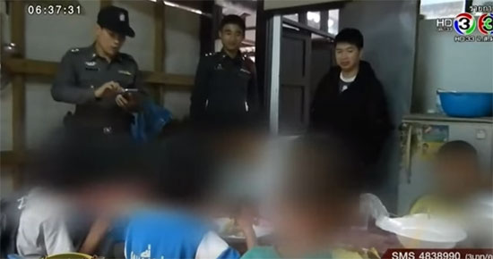 พบเด็กอนุบาล-ประถม หนีโรงเรียน ต้องนอนป่า 2 คืน เดินกว่า 30 กม. พบเด็กอนุบาล-ประถม หนีโรงเรียน ต้องนอนป่า 2 คืน เดินกว่า 30 กม.