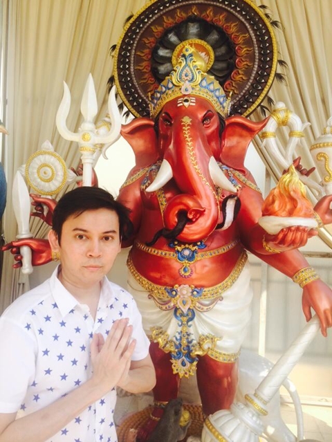 อ.แบงค์ สื่อกรรมฯ โชว์ภาพสเก็ตช์ เจ้ากรรมนายเวร ปอ ทฤษฎี ยืนทับร่าง ! อ.แบงค์ สื่อกรรมฯ โชว์ภาพสเก็ตช์ เจ้ากรรมนายเวร ปอ ทฤษฎี ยืนทับร่าง !