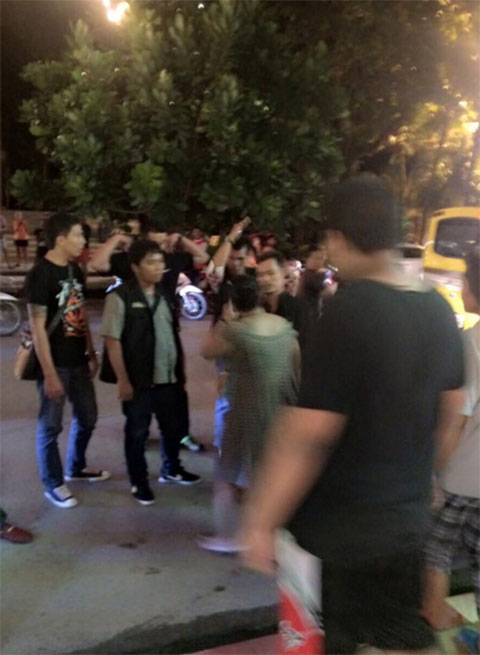 เจ้าของร้านอาหาร ร้องถูกคนอ้างตัวเป็นเจ้าหน้าที่ลิขสิทธิ์ทำร้าย เจ้าของร้านอาหาร ร้องถูกคนอ้างตัวเป็นเจ้าหน้าที่ลิขสิทธิ์ทำร้าย