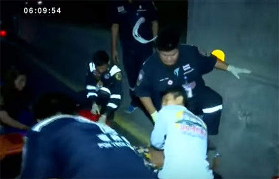 เด็กแว้นรวมตัวซิ่งถนนวิภาวดีกว่า 300 คัน ก่อนบึ่งหนีตำรวจ-ถูกชนดับ 1 เด็กแว้นรวมตัวซิ่งถนนวิภาวดีกว่า 300 คัน ก่อนบึ่งหนีตำรวจ-ถูกชนดับ 1