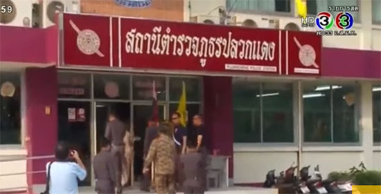 ภรรยาดาบตำรวจ เผยปมเหตุสะเทือนขวัญ ยิงผู้กำกับดับคาโรงพัก ภรรยาดาบตำรวจ เผยปมเหตุสะเทือนขวัญ ยิงผู้กำกับดับคาโรงพัก