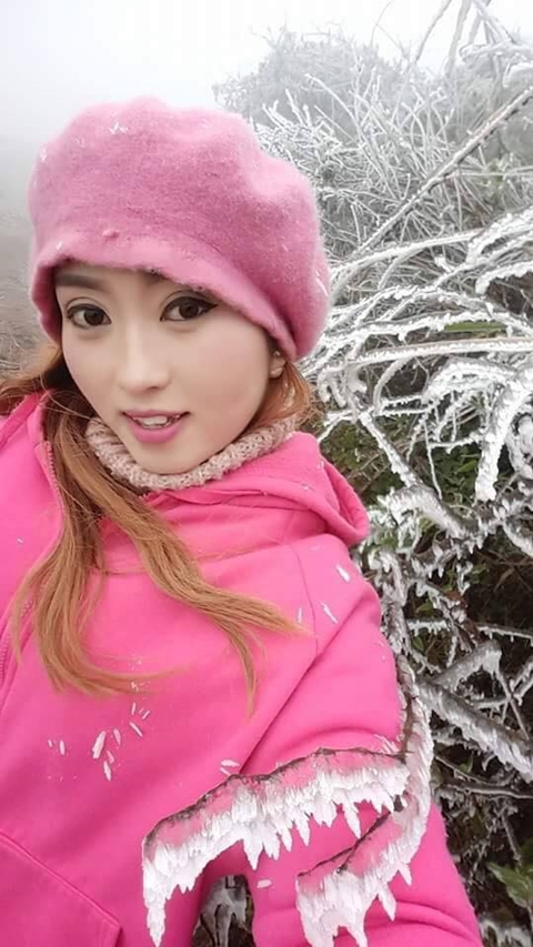 ฮือฮา คลิปหิมะตกที่ลาว หนาวจนใบไม้หัก-ชาวบ้านแห่ถ่ายรูป ฮือฮา คลิปหิมะตกที่ลาว หนาวจนใบไม้หัก-ชาวบ้านแห่ถ่ายรูป