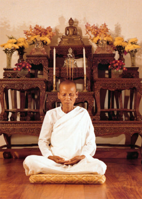 แชร์ว่อน ! แม่ชีจันทร์ แม่ชีปัดระเบิด ในคลิปเรื่องเล่าพระธัมมชโย คือใคร ? แชร์ว่อน ! แม่ชีจันทร์ แม่ชีปัดระเบิด ในคลิปเรื่องเล่าพระธัมมชโย คือใคร ?