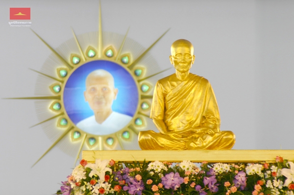 แชร์ว่อน ! แม่ชีจันทร์ แม่ชีปัดระเบิด ในคลิปเรื่องเล่าพระธัมมชโย คือใคร ? แชร์ว่อน ! แม่ชีจันทร์ แม่ชีปัดระเบิด ในคลิปเรื่องเล่าพระธัมมชโย คือใคร ?