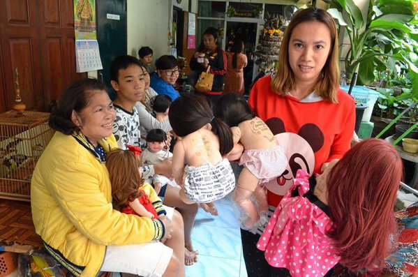 วิจารณ์สนั่น !! พระวัดดังจัดพิธีปลุกเสกตุ๊กตาลูกเทพ เข้าข่ายอาบัติหรือไม่ วิจารณ์สนั่น !! พระวัดดังจัดพิธีปลุกเสกตุ๊กตาลูกเทพ เข้าข่ายอาบัติหรือไม่