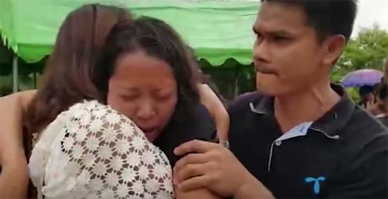 คลิปงานเผาศพ ครูอิ๋ว จุฬารัตน์ ตามพิธีโบราณ ส่งดวงวิญญาณสู่สุคติ คลิปงานเผาศพ ครูอิ๋ว จุฬารัตน์ ตามพิธีโบราณ ส่งดวงวิญญาณสู่สุคติ