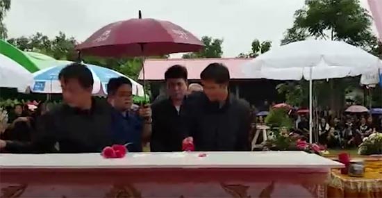 คลิปงานเผาศพ ครูอิ๋ว จุฬารัตน์ ตามพิธีโบราณ ส่งดวงวิญญาณสู่สุคติ คลิปงานเผาศพ ครูอิ๋ว จุฬารัตน์ ตามพิธีโบราณ ส่งดวงวิญญาณสู่สุคติ