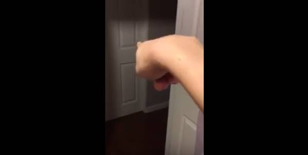 เมียหลวงสุดมั่น ไล่สาวไซด์ไลน์ระเริงรักกับผัว เปลือยกายหนี ไม่มีเวลาแต่งตัว เมียหลวงสุดมั่น ไล่สาวไซด์ไลน์ระเริงรักกับผัว เปลือยกายหนี ไม่มีเวลาแต่งตัว