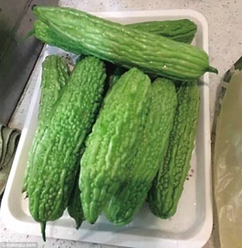 บริษัทฉาว บังคับพนักงานกินมะระขมสด ๆ ลงโทษทำยอดไม่ได้ตามเป้า บริษัทฉาว บังคับพนักงานกินมะระขมสด ๆ ลงโทษทำยอดไม่ได้ตามเป้า