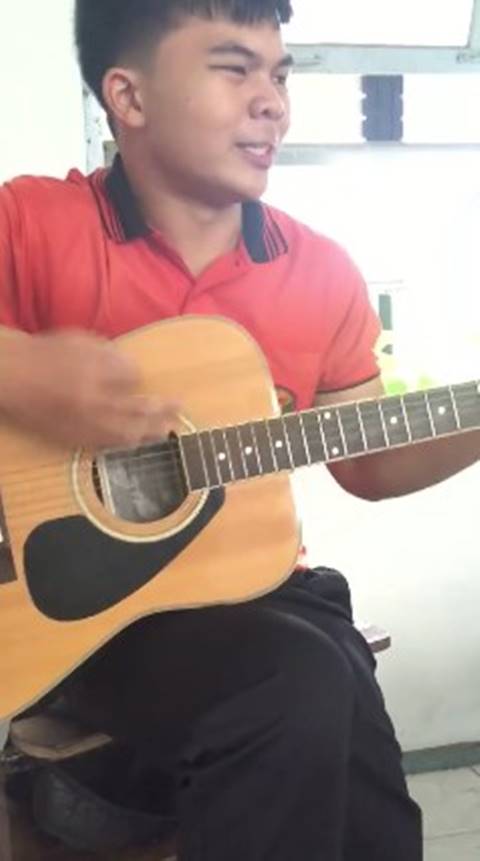 แชร์หนักมาก ! หนุ่มเล่นกีตาร์จีบสาว โชว์เพลง แชร์หนักมาก ! หนุ่มเล่นกีตาร์จีบสาว โชว์เพลง