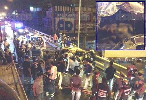 ยาริสซิ่งเสยท้ายรถบรรทุก ไฟคลอกดับ 2 ศพ ต่อหน้าชาวบ้าน ยาริสซิ่งเสยท้ายรถบรรทุก ไฟคลอกดับ 2 ศพ ต่อหน้าชาวบ้าน