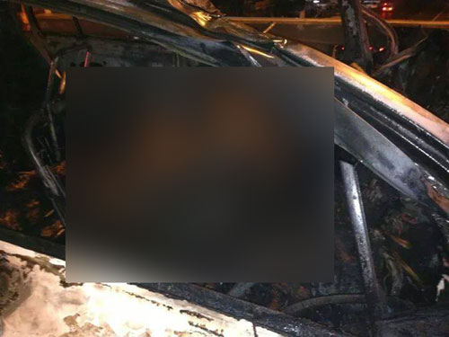 ยาริสซิ่งเสยท้ายรถบรรทุก ไฟคลอกดับ 2 ศพ ต่อหน้าชาวบ้าน ยาริสซิ่งเสยท้ายรถบรรทุก ไฟคลอกดับ 2 ศพ ต่อหน้าชาวบ้าน