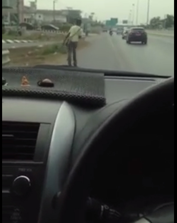 ใครยังแบมือขอเงินพ่อแม่อยู่ ขอให้ดูการกระทำของคนนี้... ใครยังแบมือขอเงินพ่อแม่อยู่ ขอให้ดูการกระทำของคนนี้...