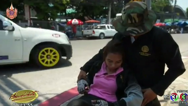 หนุ่ม 19 ติดเกม ฉุนแฟนมาตามไปกินข้าว ตีเข่าใส่สลบเหมือด หนุ่ม 19 ติดเกม ฉุนแฟนมาตามไปกินข้าว ตีเข่าใส่สลบเหมือด