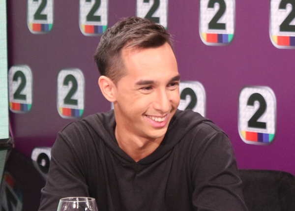 อนัน อันวา แจงเปลือยโชว์ท่ายาก เป็นศิลปะฟรีรันนิ่ง อนัน อันวา แจงเปลือยโชว์ท่ายาก เป็นศิลปะฟรีรันนิ่ง