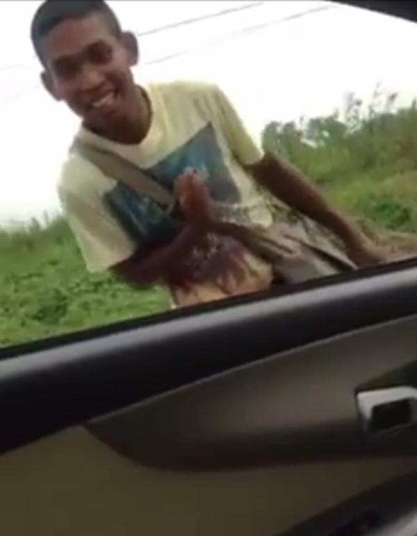 ใครยังแบมือขอเงินพ่อแม่อยู่ ขอให้ดูการกระทำของคนนี้... ใครยังแบมือขอเงินพ่อแม่อยู่ ขอให้ดูการกระทำของคนนี้...