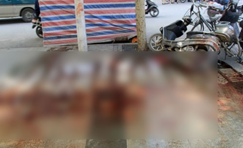 สยอง หนุ่มปาดคอแฟนสาวดับกลางถนน ก่อนกรีดข้อมือฆ่าตัวตาม สยอง หนุ่มปาดคอแฟนสาวดับกลางถนน ก่อนกรีดข้อมือฆ่าตัวตาม