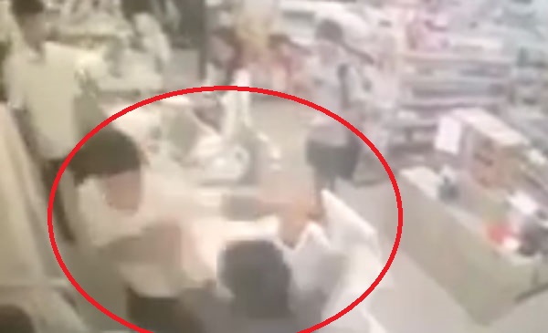 คลิปโจ๋เลือดร้อน ชกพนักงานเซเว่นฯ ถามมีตี_ขายไหม ก่อนได้ตามที่ขอ คลิปโจ๋เลือดร้อน ชกพนักงานเซเว่นฯ ถามมีตี_ขายไหม ก่อนได้ตามที่ขอ