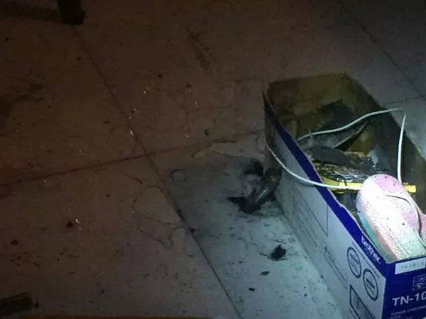 ระทึก Power Bank ระเบิดไฟลุกพรึ่บ หวิดไฟไหม้ห้อง ระทึก Power Bank ระเบิดไฟลุกพรึ่บ หวิดไฟไหม้ห้อง