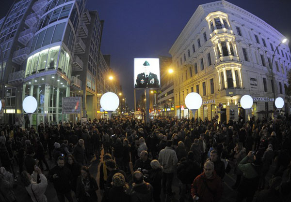 เยอรมนีจัดพิธีรำลึก 25 ปี การล่มสลายของกำแพงเบอร์ลิน เยอรมนีจัดพิธีรำลึก 25 ปี การล่มสลายของกำแพงเบอร์ลิน