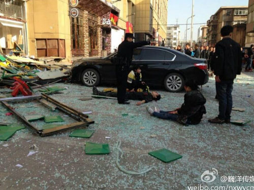 ร้านสุกี้หม้อต้มระเบิดยับเยินในจีน เจ็บ 10 ราย ร้านสุกี้หม้อต้มระเบิดยับเยินในจีน เจ็บ 10 ราย