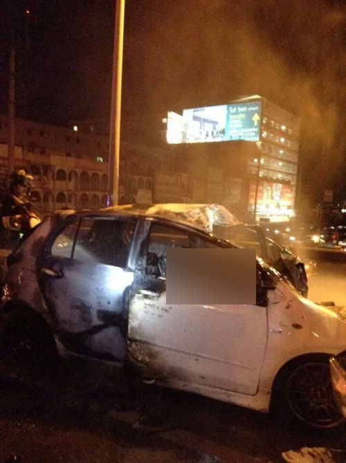 ยาริสซิ่งเสยท้ายรถบรรทุก ไฟคลอกดับ 2 ศพ ต่อหน้าชาวบ้าน ยาริสซิ่งเสยท้ายรถบรรทุก ไฟคลอกดับ 2 ศพ ต่อหน้าชาวบ้าน