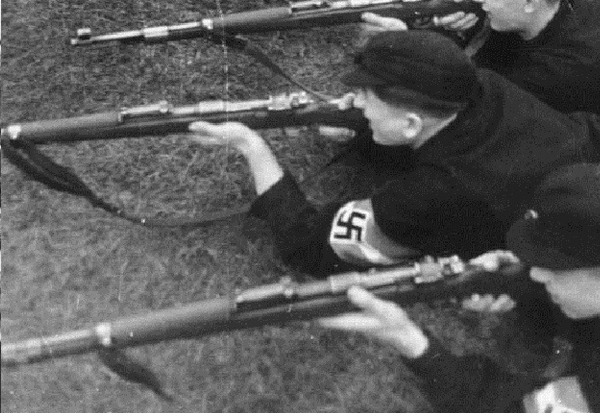 เปิดประวัติศาสตร์โหด 10 กองทัพจับเด็กไปตายในสนามรบ เปิดประวัติศาสตร์โหด 10 กองทัพจับเด็กไปตายในสนามรบ